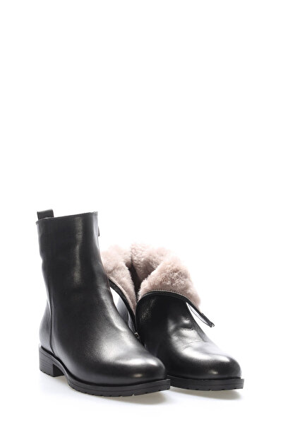 Ayakkabıhane حذاء نسائي كلاسيكي من الجلد الطبيعي باللون الأسود مع فرو من الدا...