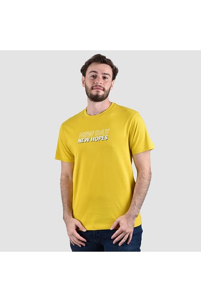 Giordano تي شيرت رجالي من القطن الجيرسي بقصّة Slim Fit وقبة دائرية ومطبوع عليه رسالة