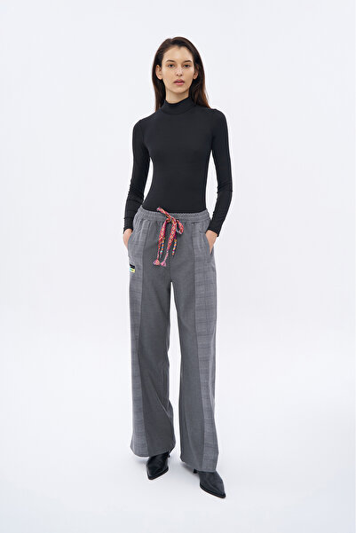 Quzu Gray Color Matched Tie-Up Trousers