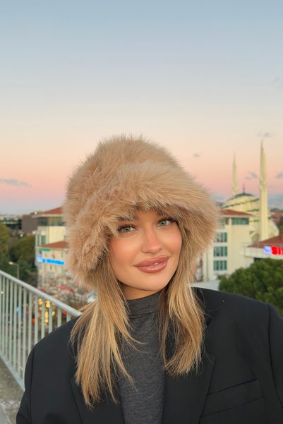 Mollycrush Luxury Women's Camel Long Furry Faux Fur Plush Russian Slavic Style Bucket Heart Hat