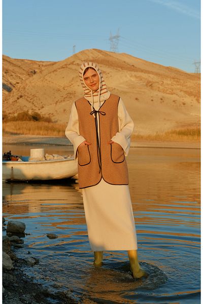 Fatma Atasoy Laced Milk Coffee Teddy Vest
