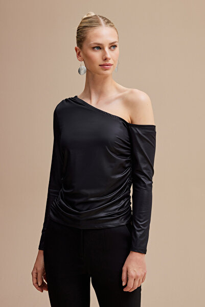 Naramaxx Omuz Dekolteli Büzgülü Parlak Bluz