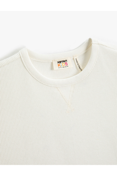 Koton Základní tričko s krátkým rukávem s texturou a detailem štítku