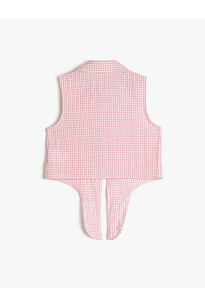 Koton Kurzes, ärmelloses Hemd mit Gingham-Kragen und Taillenschnürung