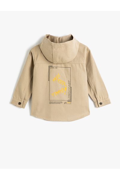 Koton Hemdjacke aus Baumwolle mit abnehmbarer Kapuze und bedrucktem Rücken