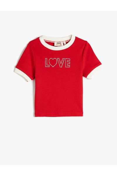 Koton Geripptes Crop-T-Shirt mit Rundhalsausschnitt – Kurze Ärmel und Stickdetail
