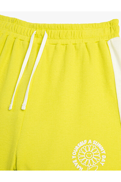 Koton Kraťasy se zavazováním v pase, barva kontrastní bavlna