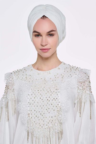 miha Hicran Önal White Cross Tie Bonnet