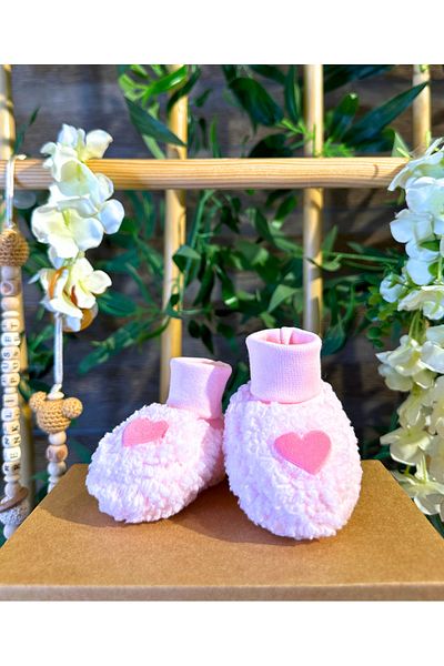 Renkli Puset Pink Heart Patterned Newborn Plush Baby Booties
