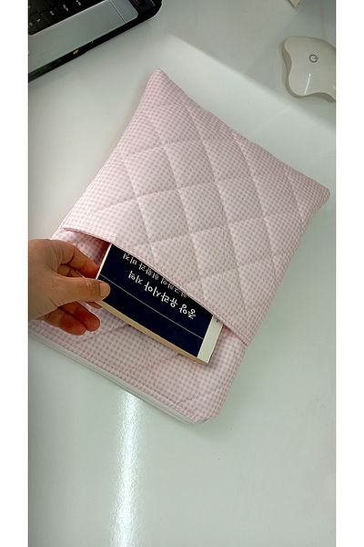 Mufincollection كمبيوتر محمول وردي صغير الحجم - حافظة كمبيوتر لوحي ناعمة الملمس (متوافقة مع 12-13 بوصة)
