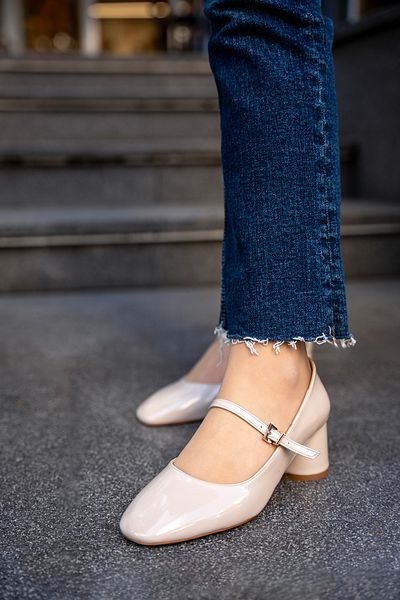 LAMİNTA Pinola Skin Patent Leather Buckle Detailed Round Thick Heeled Women's Thick Heeled Shoes