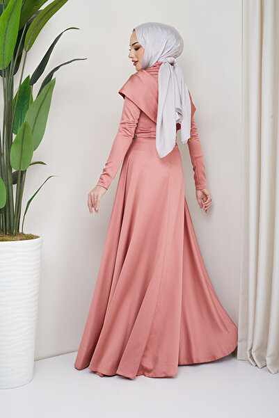 İmajButik Σατέν βραδινό φόρεμα με λεπτομέρεια μπροστά σε πούδρα και πέτρα στη μέση