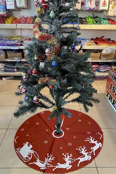 Parti dolabı Red Christmas Tree Cover with White Deer Pattern Decorative Pine Tree Skirt Doily Ornament