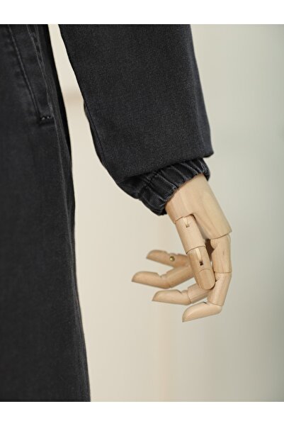 Modamorfo Džínová čepice s elastickým lemem a knoflíky - Černá