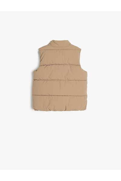 Koton Pufferweste mit Kapuze – mit Fleece gefüttert, mit Kappe und Taschendetail