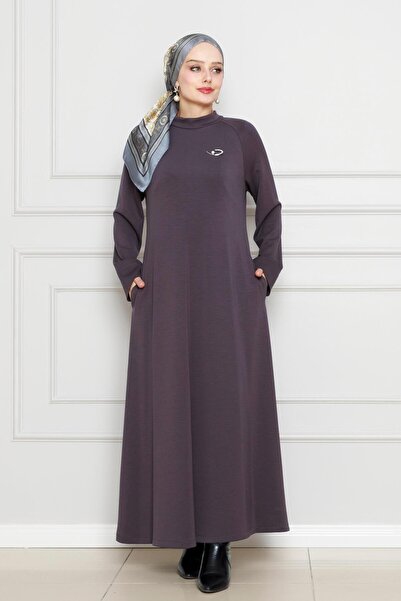 Sevitli Φόρεμα με λεπτομέρεια από ανθρακί καρφίτσα