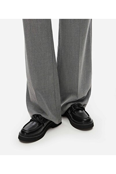 İpekyol Zincir aksesuarlı makosen