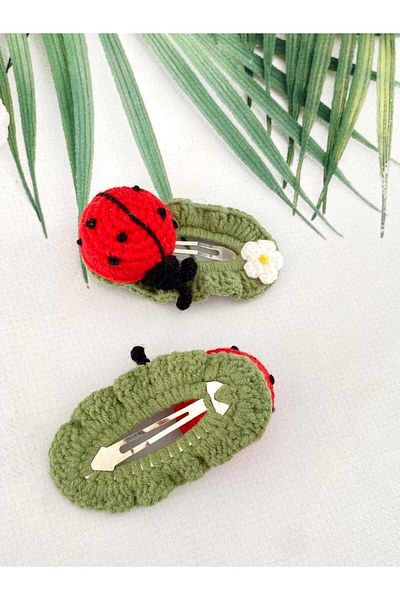 Kadın Girişimciler Atölyesi Amigurumi Ladybug Set de 2 - Accesoriu pentru păr cu cataramă realizat manual (potrivit pentru toate grupele de vârstă)