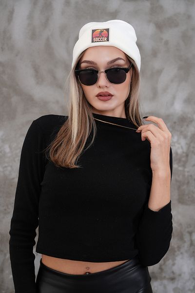 Glove workshop Unisex Beanie Beanie (Soccer) with Acrylic Knitted Logo - Cream