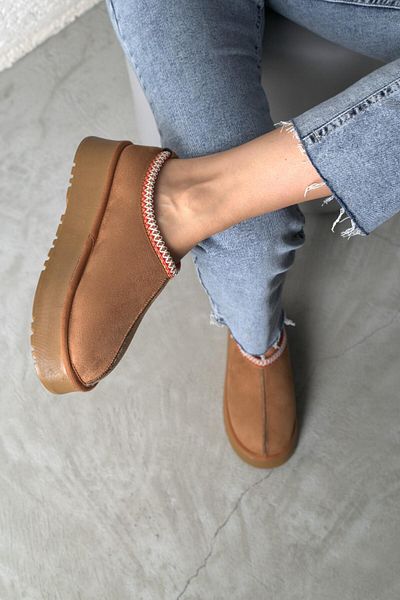 Beyond Γυναικείες παντόφλες σπιτιού με κέντημα Ultra Mini Shearling με χοντρή σόλα Suede - 4,5 cm B