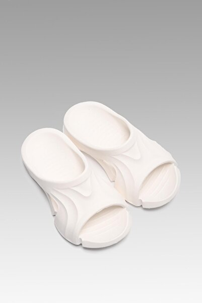 Beyond Унисекс бели ултра леки матови чехли Luca 2 см BYNDFAY04