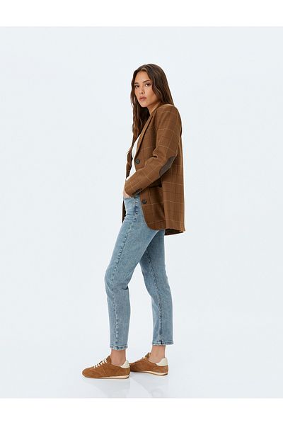 Koton Jeanshose mit geradem Bein und normaler Taille und Knopftaschendetail – gerade Passform