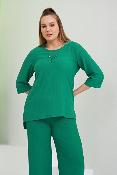 RMG Kolye Detaylı Yırtmaçlı Büyük Beden Yeşil Bluz