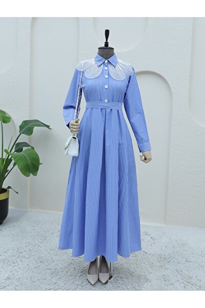 Modamorfo Šaty s organzovým límcem a pruhovaným páskem - modré