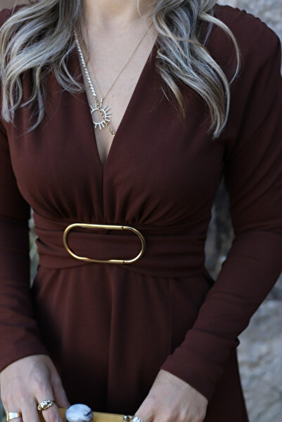 bytugcekaya Καφέ Φόρεμα με χρυσή ζώνη