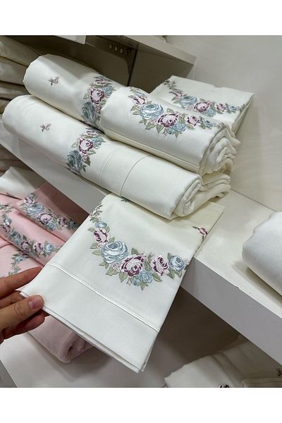 incisecrethome Colorful Embroidered Design - Our Set