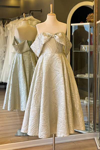 Lenta Moda Su Yeşili Düşük Kol Desenli Brokar Kumaş Midi Boy Abiye Ve Gece Elbisesi