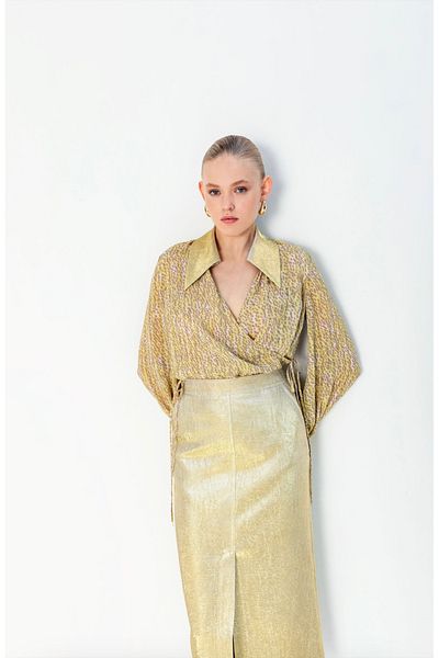 KAMEYA Wide Neck Double Breasted Blouse