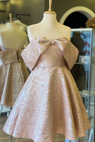 Lenta Moda Μίνι βραδινό φόρεμα και βραδινό φόρεμα από ύφασμα μπροκάρ σε σκόνη