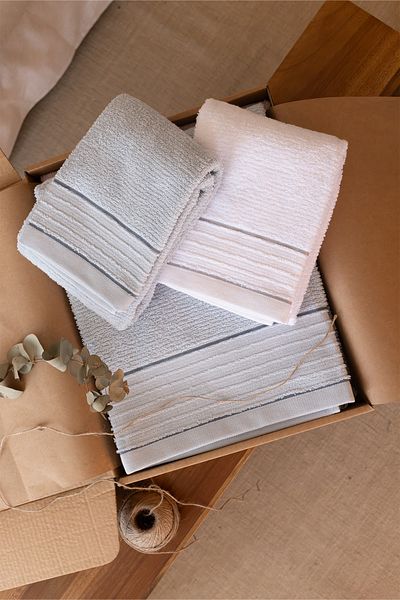 İrya Roya 3-Piece Towel Gift Set |   2 Hand Towels, Bath Towels