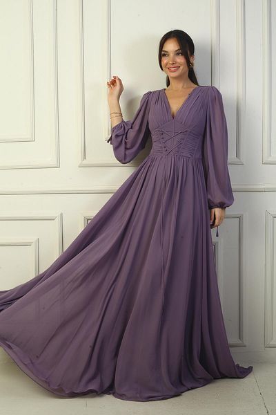 By Saygı Rochie lungă din șifon, căptușită cu sârmă, cu dantelă în față