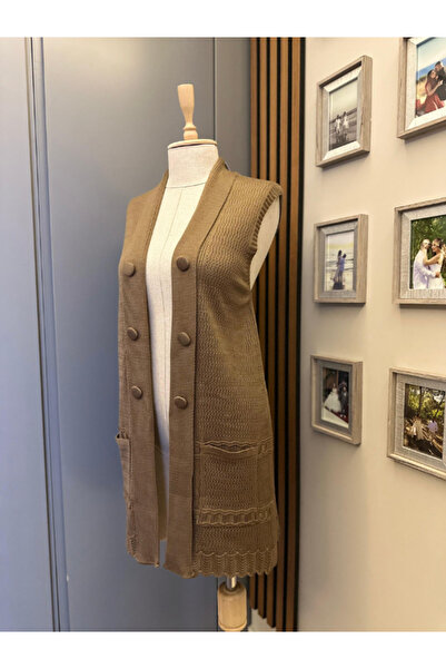 BERNEO Anne Kapamalı Düğme Detaylı Özel Seri Yelek