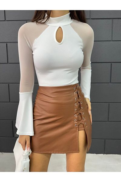 Fav Style Γυναικεία μακρυμάνικη ισπανική μπλούζα με κομμένο γιακά και λεπτομέρεια από τούλι