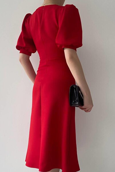 misigo Piros V-nyakú ballon ujjú Midi hosszúságú női ruha - gombrészlet