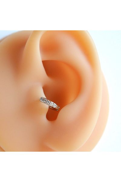 Heppii 6 mm Silver Colored Rhinestone Ring - Piercing Tragus Forward Helix Cartilage