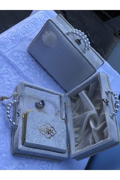 NEHİR HEDİYELİK Bohçalık Dowry Holder Gift In Pearl Detailed Bag (kuran, Prayer Rug, Rosary, Zikrmatik Set) Cream