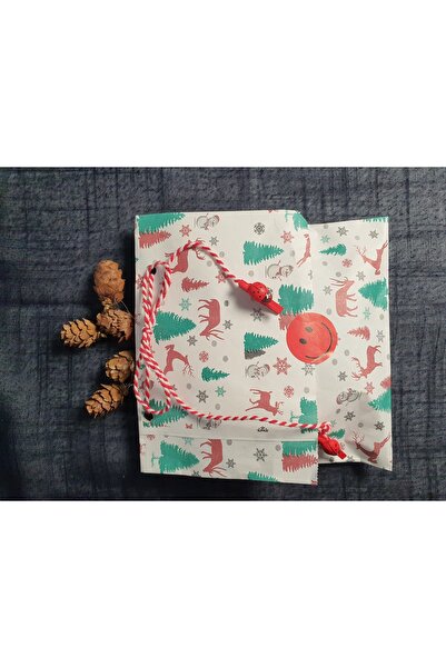 Dekals 40 Adet 22x36 Hazır Pratik Hediye Poşeti Yılbaşı Kardan Adam Çam Geyik Desenli Hediye Paketi