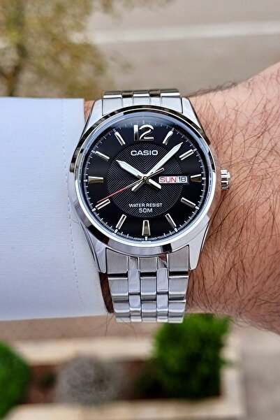 Casio Dial Black Band Metallic Color Men's Wristwatch