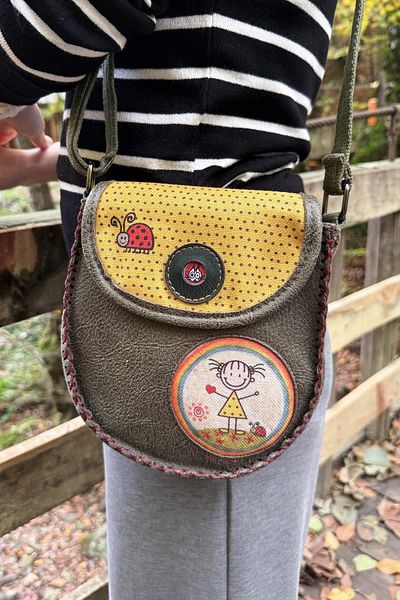 Fildişi Aksesuar Khaki Colored Vegan Leather Women's Bag - Braided Cross with Girl Image