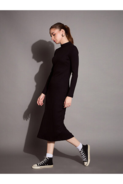 Sassafras By Styli Ribbed Bodycon Midi Dress with Back Slit