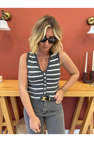 My Blog Антрацит - Крем з перламутровими ґудзиками, двоколірний жилет-ty231005