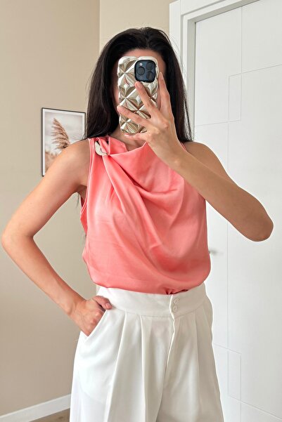 Serica Moda Αμάνικη μπλούζα με γιακά με αγκράφα