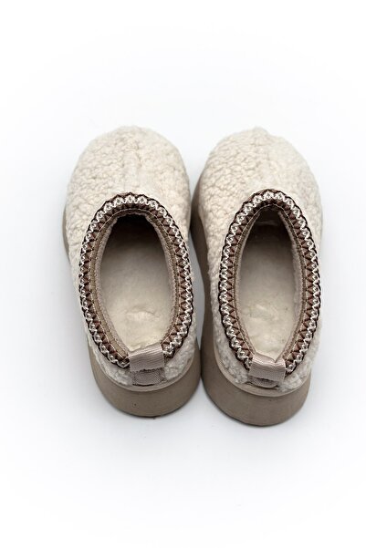 Shoebutik Σγουρές μπεζ βελούδινες παντόφλες