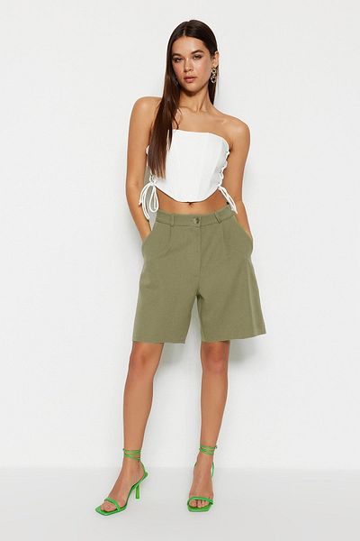 Trendyol Collection Light Khaki Pocket Detailed Regular Fit Woven Shorts Twoss19Wx0108