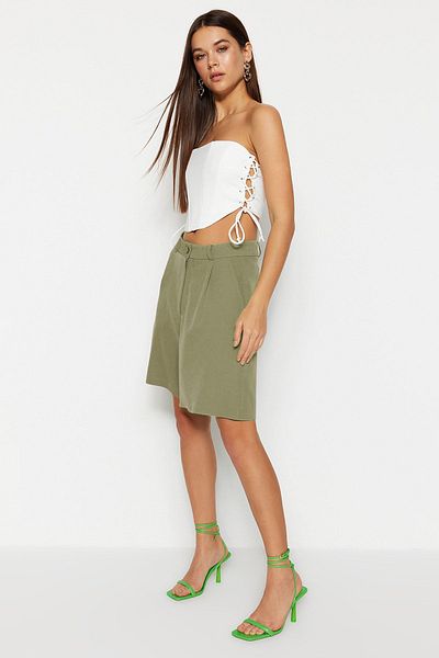 Trendyol Collection Light Khaki Pocket Detailed Regular Fit Woven Shorts Twoss19Wx0108