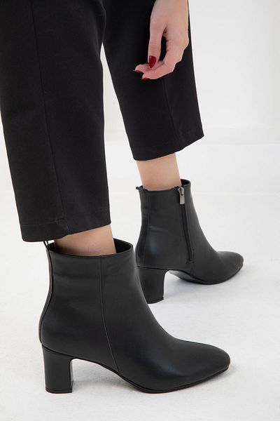 SOHO Dámské černé kozačky - model Bootie 20034